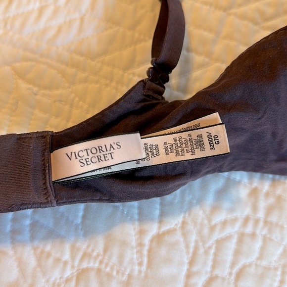 Victoria’s Secret Body by Victoria Lined Perfect Coverage Bra- Plum, 32DDD - Picture 4 of 5